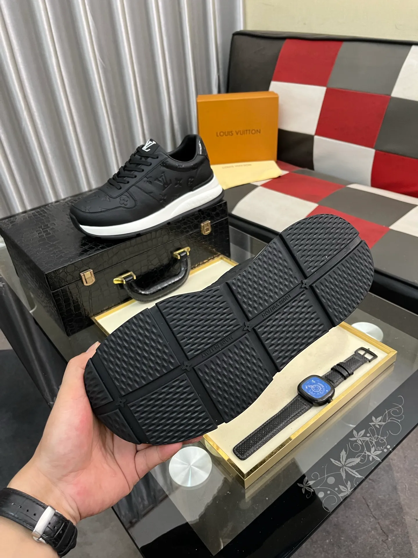 Men's men's shoes💰458⌚️⌚️ Loui* Vuitto* - Louis ** donkey's new color men's trainer sneakers, this LV Trainer sneaker is made of calfskin and breathable mesh, showing pure colors, the #54 logo on the back traces the brand's birth in 1854, the designer's handwritten brand logo embellishes one side, virgil Designed by abloh himself, it is a very commemorative sneaker. The new lv Louis Vuitton loui* vuitto* trainer sneaker low casual sports culture versatile basketball sneaker. Size: 38-443️⃣Colors available